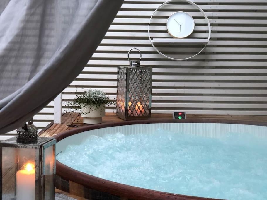 Snowcrystal Home With Jacuzzi And Sauna Rovaniemi Esterno foto