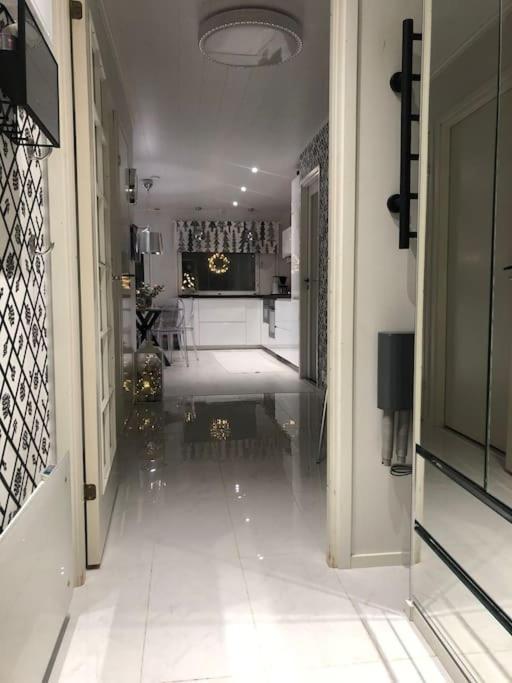 Snowcrystal Home With Jacuzzi And Sauna Rovaniemi Esterno foto